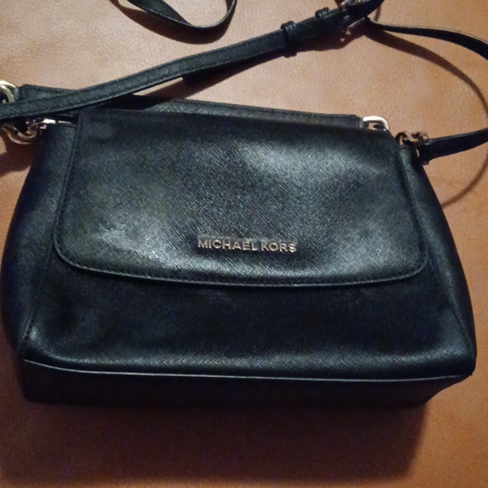 > Michael KORS Elegant Black Shoulder Bag - Picture 7 of 11